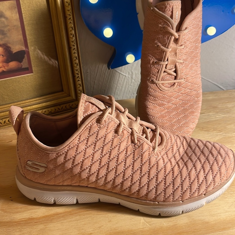Skechers quilted “pink out” sneakers. 9M